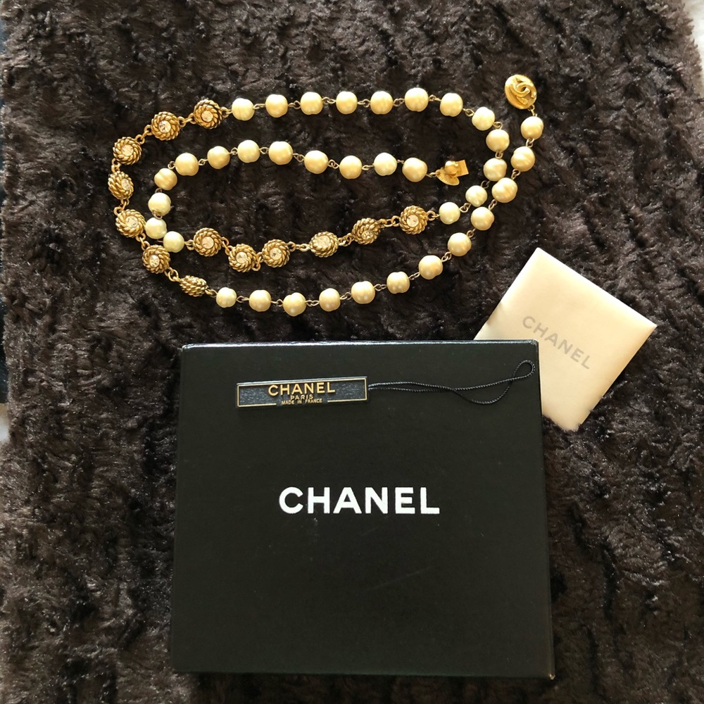 CNANEL NECKLACE vintage